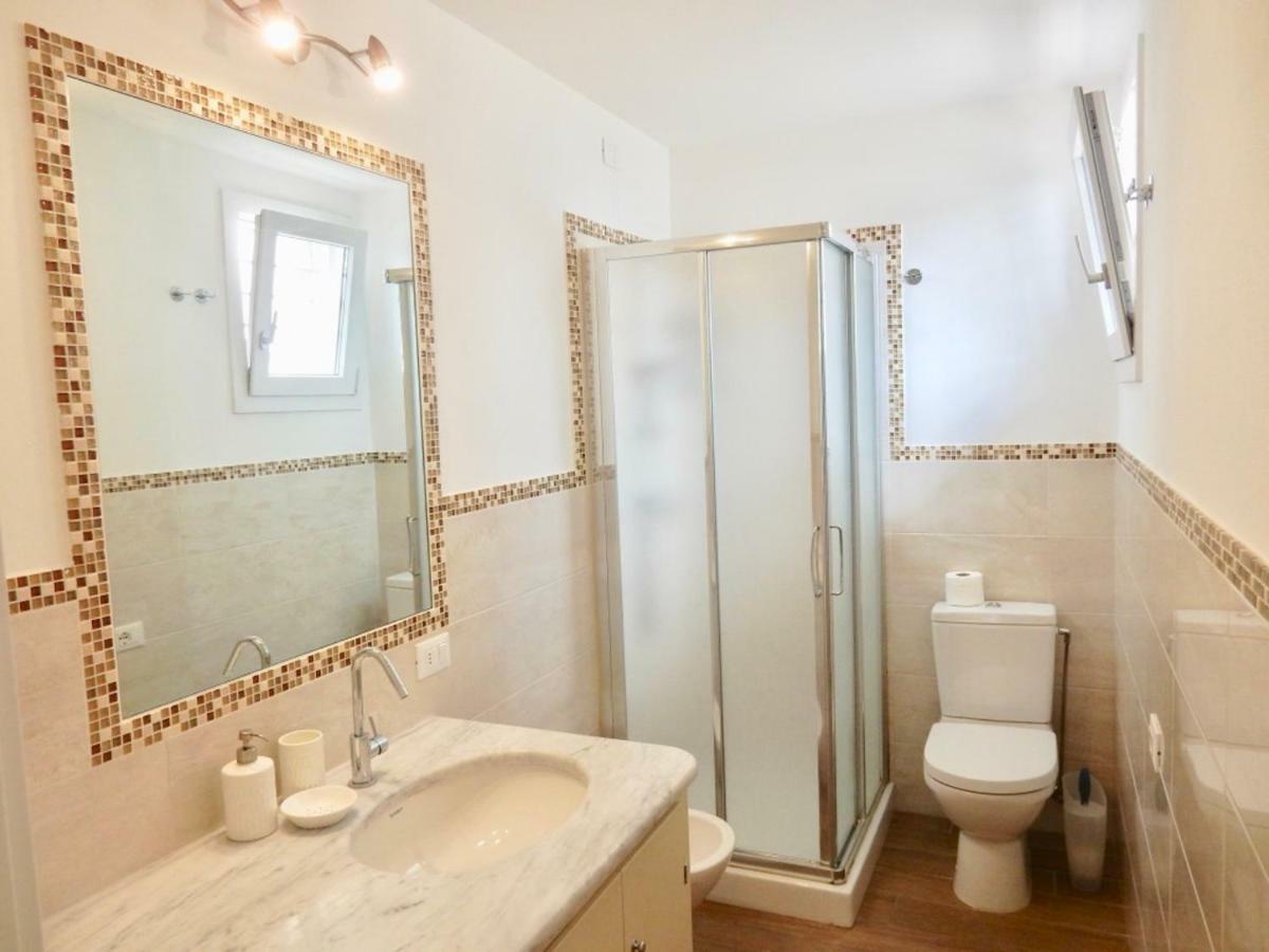 Ferienwohnung Attico Al Mare Viareggio Exterior foto