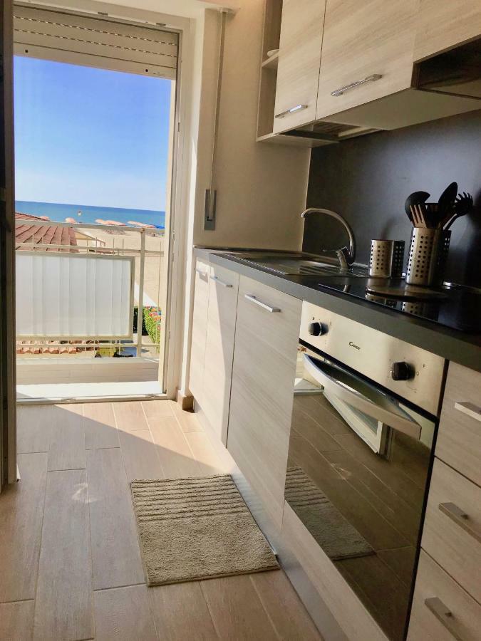 Ferienwohnung Attico Al Mare Viareggio Exterior foto