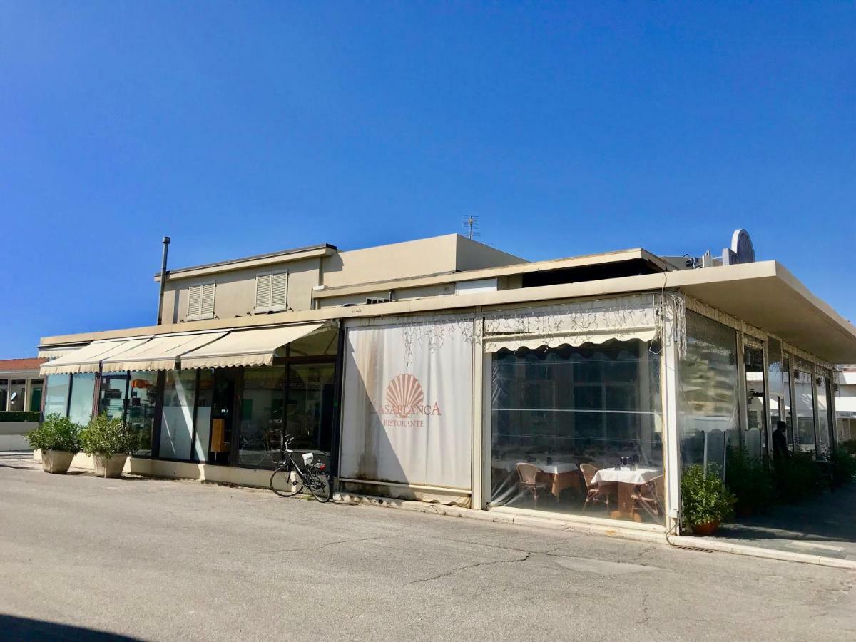 Ferienwohnung Attico Al Mare Viareggio Exterior foto
